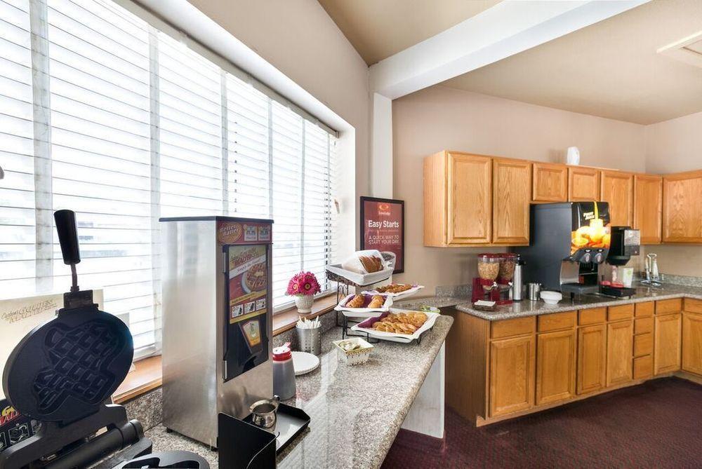 University Inn & Suites 샌안토니오 외부 사진