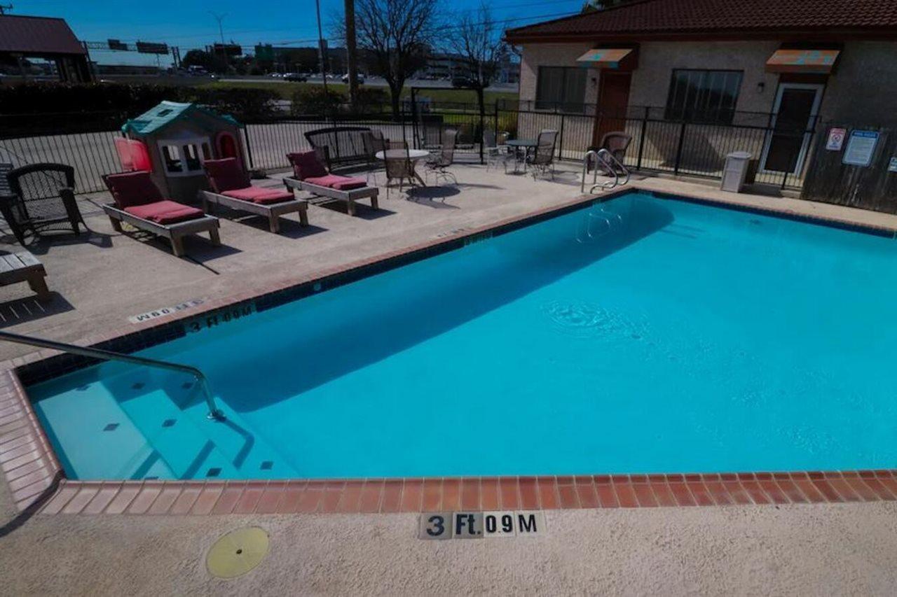 University Inn & Suites 샌안토니오 외부 사진