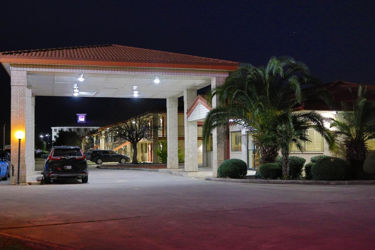 University Inn & Suites 샌안토니오 외부 사진
