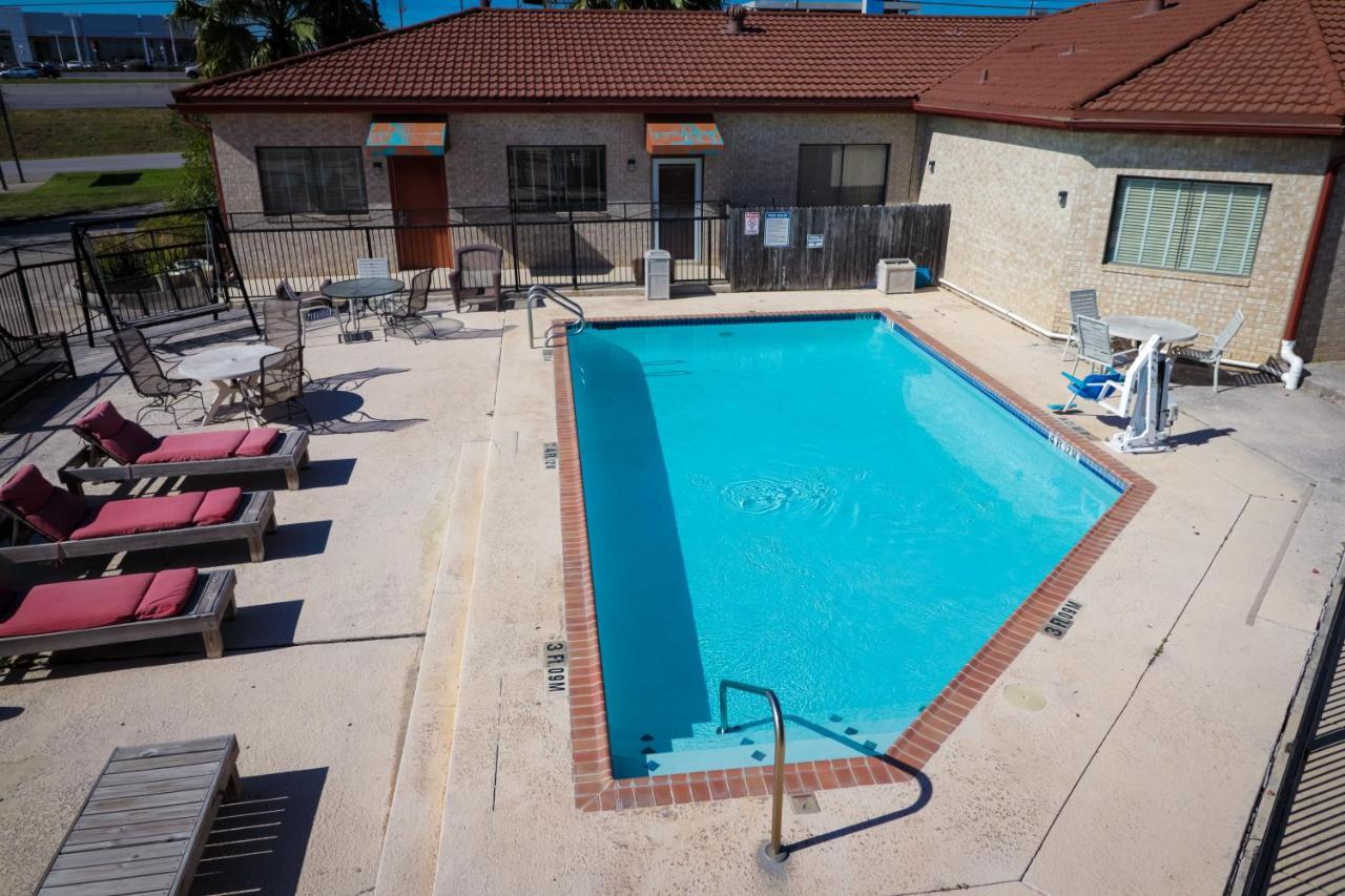 University Inn & Suites 샌안토니오 외부 사진